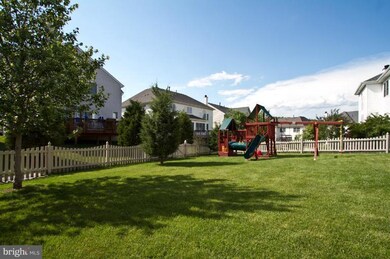 25765 Kaiser Place, Chantilly, VA 20152 - photo 2