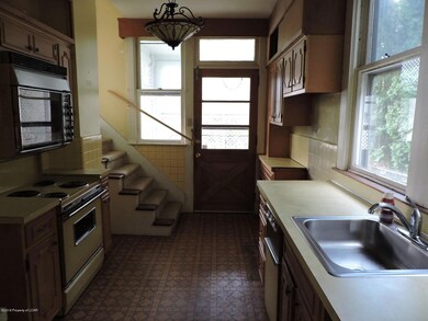 64 Yeager Ave, Kingston, PA 18704 - photo 6