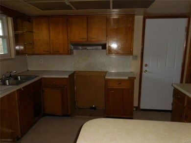 1145 Catasauqua Ave, Allentown, PA 18102 - photo 4