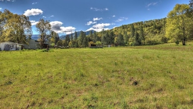 9395 Old Stage Rd, Central Point, OR 97502 - photo 6