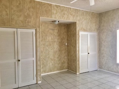 548 S Ceylon St, Eagle Pass, TX 78852 - photo 4