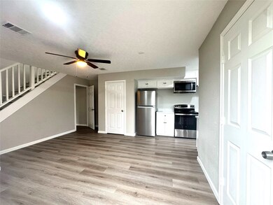 8704 Lanewood Dr unit A, Houston, TX 77016 - photo 4