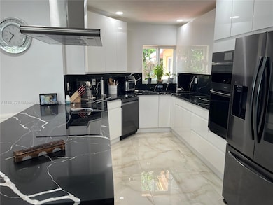 1014 W 68th St, Hialeah, FL 33014 - photo 5