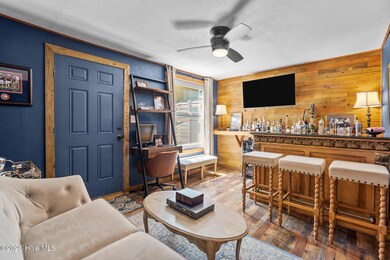 bar/office