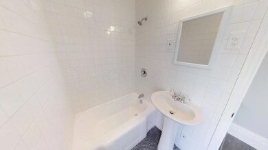 1106-E-Whittier-Upstairs-03132019_105856