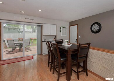 2611 W 37th St, Davenport, IA 52806 - photo 7