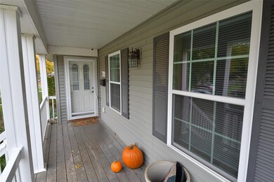 528 9th St SW, Cedar Rapids, IA 52404 - photo 5