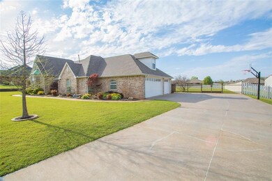 2121 NE 15th St, Moore, OK 73160 - photo 2