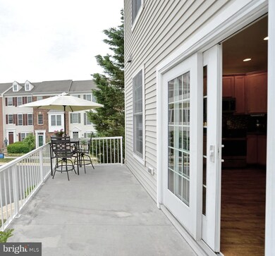 25361 Shipley Terrace, Chantilly, VA 20152 - photo 7