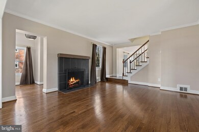 111 S Oak St, Falls Church, VA 22046 - photo 2