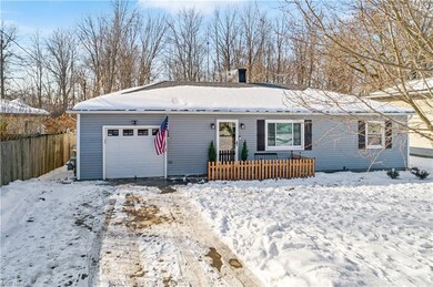 424 Buckeye Dr, Sheffield Lake, OH 44054 - photo 2