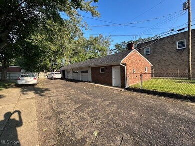 805 Spangler Rd NE, Canton, OH 44714 - photo 3