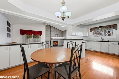 33199 Twickingham Dr, Sterling Heights, MI 48310 - photo 6