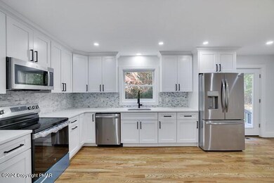 162 Laurel Ln, Effort, PA 18330 - photo 2