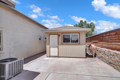237 Flor Acacia Ln, Socorro, TX 79927 - photo 5