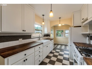 244 NE Buffalo St, Portland, OR 97211 - photo 4