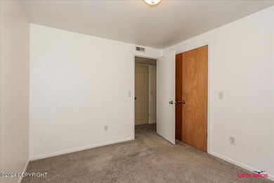 05-12300 E Drift Lane -5