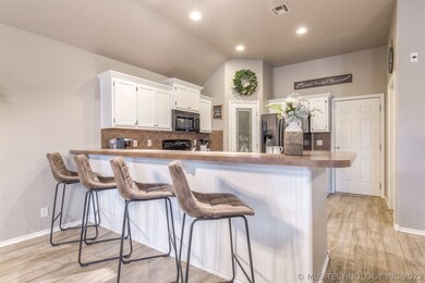 4063 S 214th East Ave, Broken Arrow, OK 74014 - photo 7