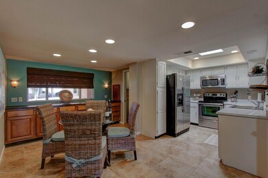 Kitchen & Causal Dining