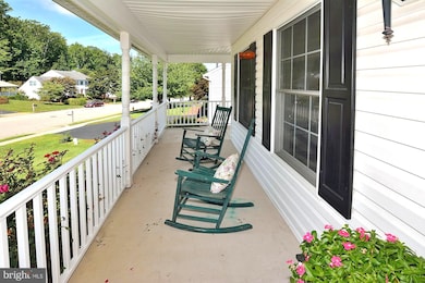 16057 Hayes Ln, Woodbridge, VA 22191 - photo 2