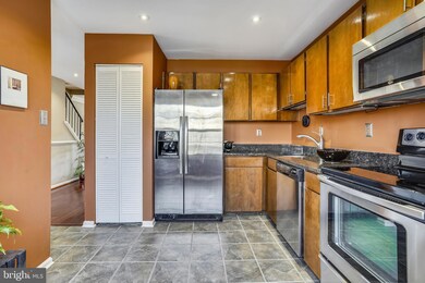 4164 Pleasant Meadow Ct unit 107G, Chantilly, VA 20151 - photo 3