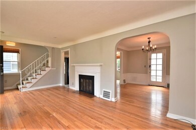 Note the arch to the dining room.