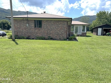 LEFT END VIEW