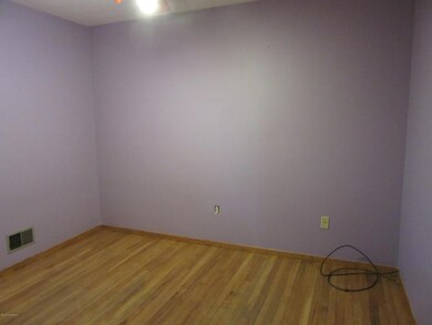 9320 Pagoda Dr, Louisville, KY 40229 - photo 6