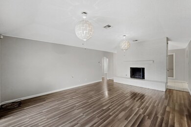 5923 Bent Bough Ln, Houston, TX 77088 - photo 4