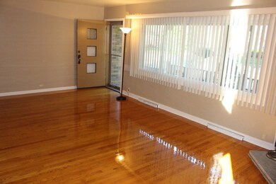 594 S Edgewood Ave, Elmhurst, IL 60126 - photo 3