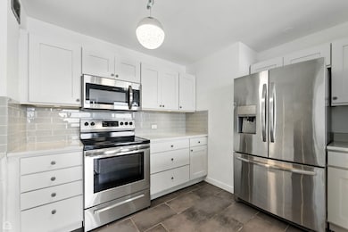 4343 N Clarendon Ave unit 2317, Chicago, IL 60613 - photo 2