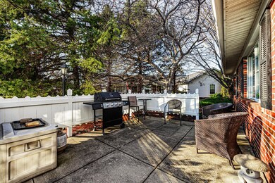 4430 Drycott St 006