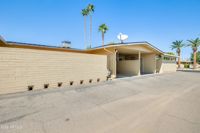 10927 W Santa fe Dr unit 14, Sun City, AZ 85351 - photo 3