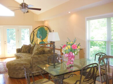LR & Dining RM  EL