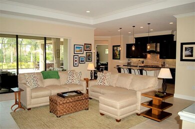 8215 Larkspur Cir, Sarasota, FL 34241 - photo 3