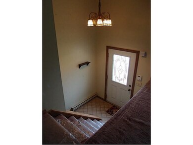 Entry/Foyer.