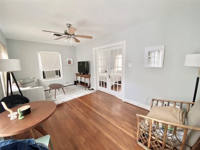 1654 Colquitt St, Houston, TX 77006 - photo 5