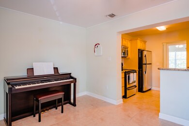 1332 Seminary St 102-4