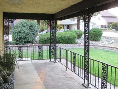 Very attractive front entrance and front yard
