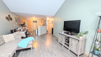 42 Grassyway Ct, Whiteland, IN 46184 - photo 7