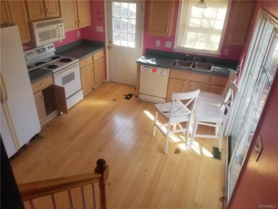 12208 King Cotton Ct, Midlothian, VA 23112 - photo 4