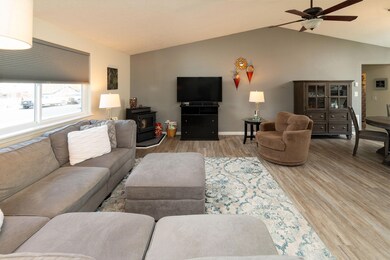 3140 SW Reindeer Ave, Redmond, OR 97756 - photo 6