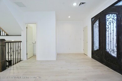 3630 Richmond Rd, Staten Island, NY 10306 - photo 2