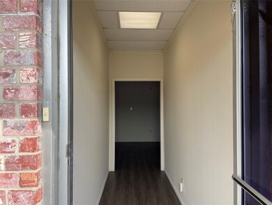 204 W Coombs St, Alvin, TX 77511 - photo 5