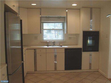 1217 N Woodbine Ave, Penn Valley, PA 19072 - photo 5