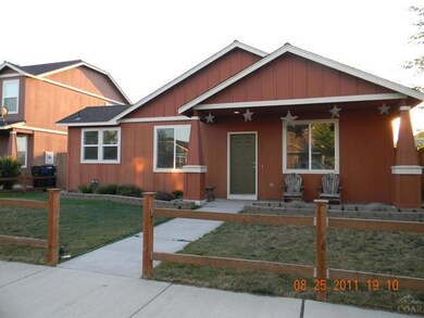 1263 NE 4th St, Redmond, OR 97756 - photo 4