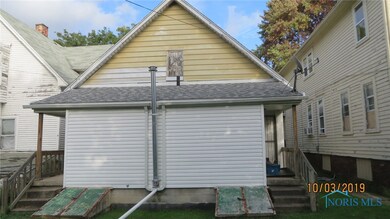   Rear of  2609-2611 Locust