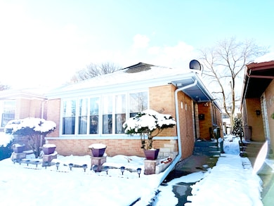 5910 N Kimball Ave, Chicago, IL 60659 - photo 2