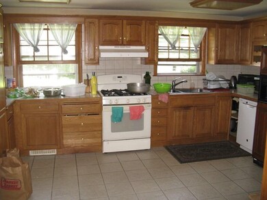 279 River St, Billerica, MA 01821 - photo 3