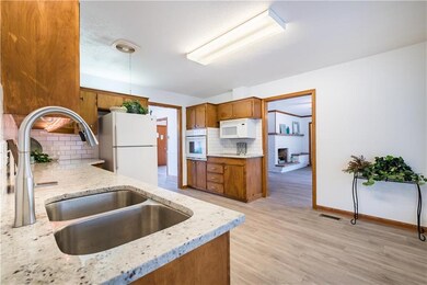 10620 W 57th Terrace, Shawnee, KS 66203 - photo 4